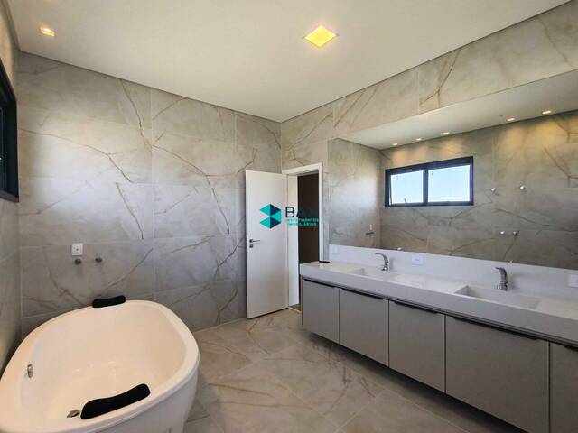 #13 - Casa para Venda em São José dos Campos - SP - 1