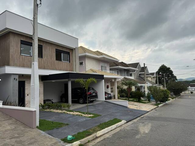 #20 - Casa para Venda em São José dos Campos - SP - 2