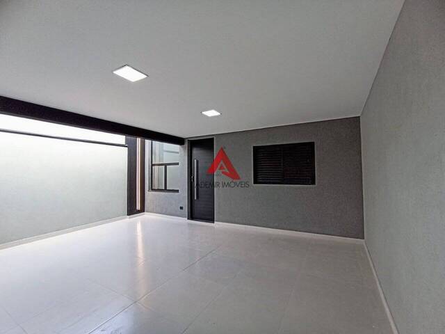 #28 - Casa para Venda em São José dos Campos - SP